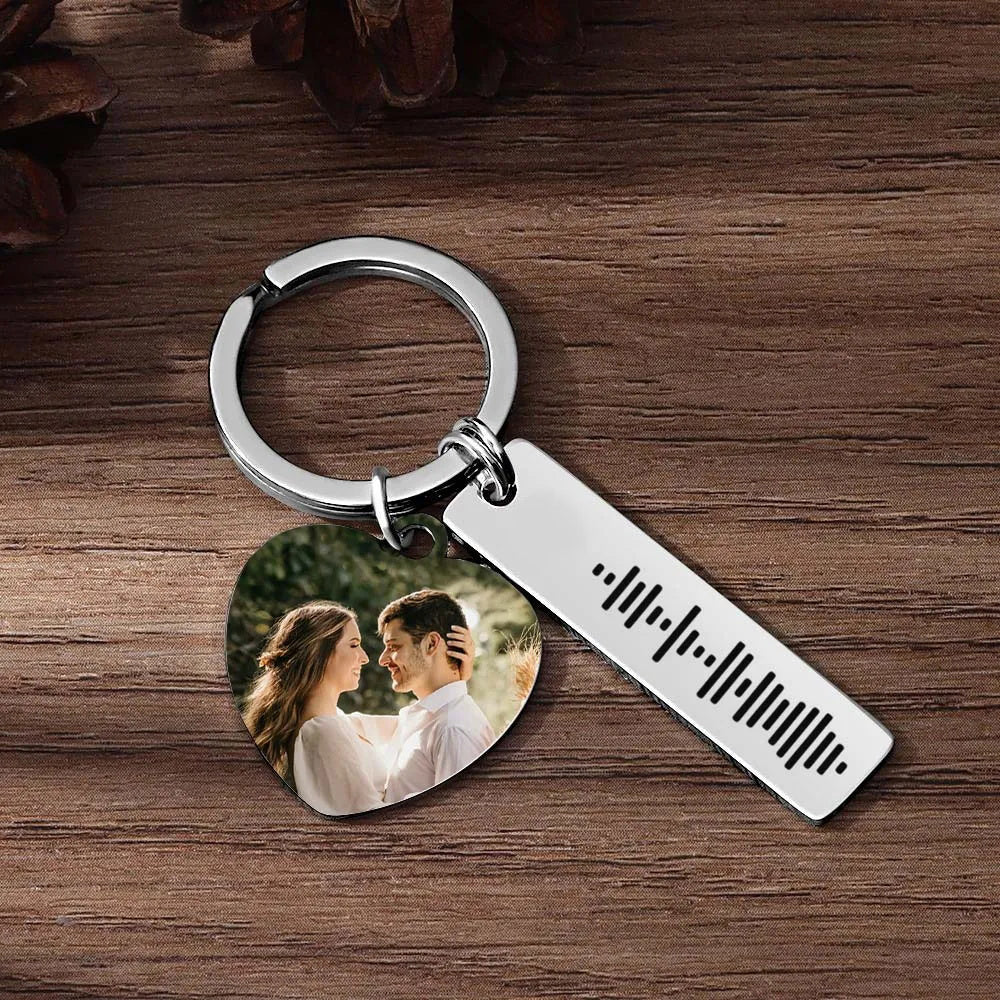 Personalized Scannable Music Code Keychain Custom Picture & Music Song Code Heart Couples Photo Keyring Gifts for Boyfriend