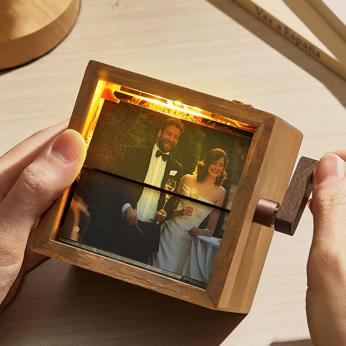Custom Photo Flipbook Frame Animation Machine Mechanical Hand-cranked Flipbook Box Photo Album with Light Unique Valentine's Day Gifts