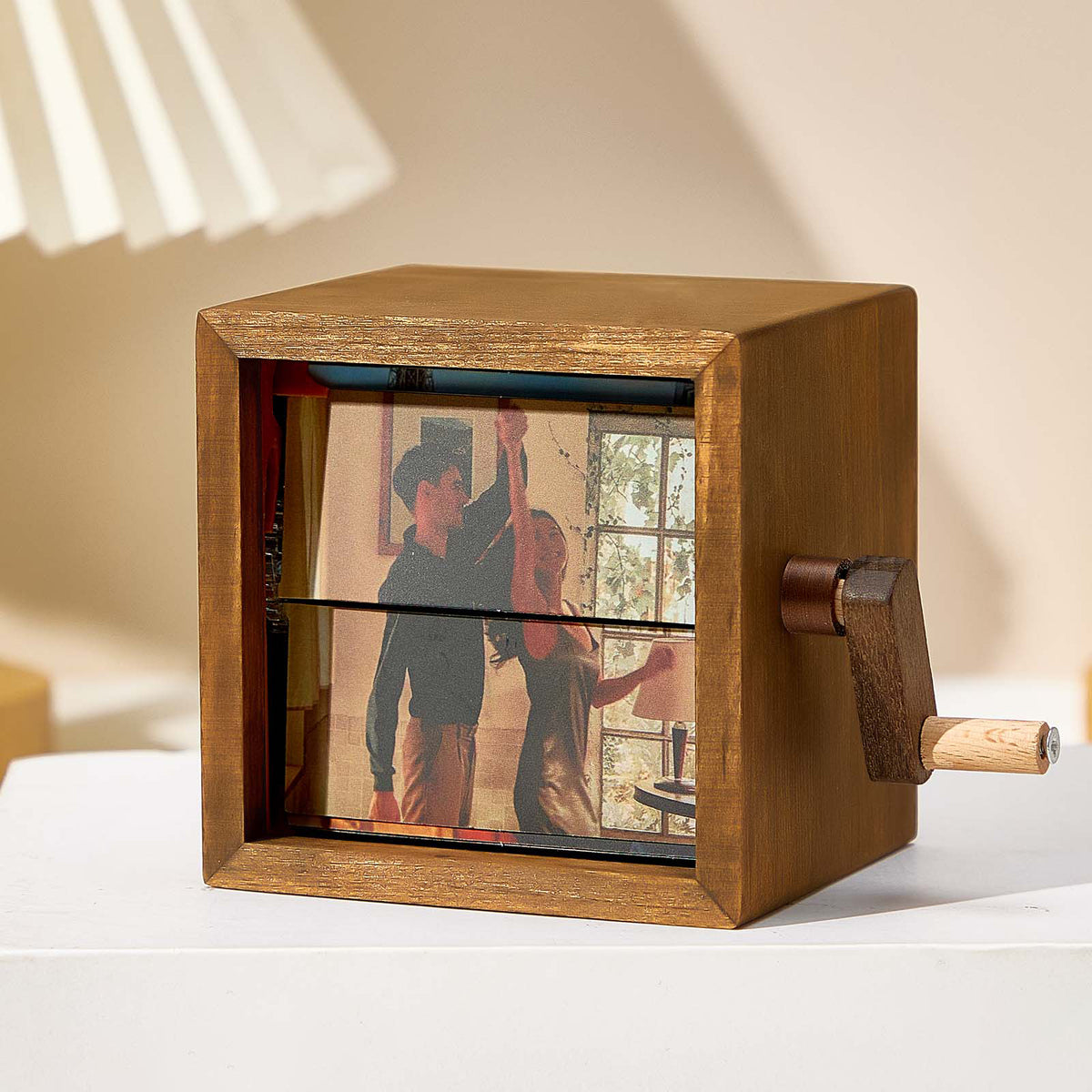 Custom Photo Flipbook Frame Animation Machine Mechanical Hand-cranked Flipbook Box Photo Album with Light Unique Valentine's Day Gifts