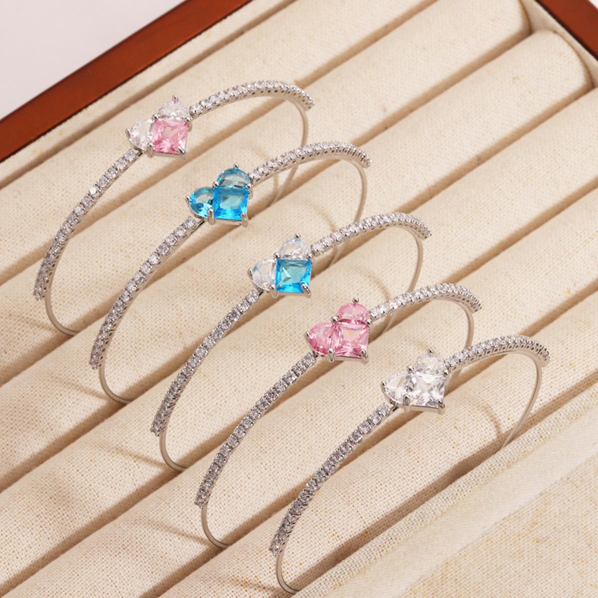 Sparkling Heart Cubic Zirconia Bangle Bracelet Platinum Plated Heart CZ Open Cuff Bracelet Luxury Elegant Crystal Bangle Anniversary Jewelry Gift for Women