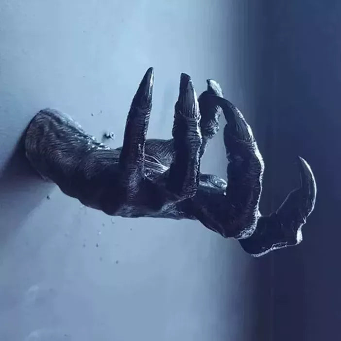 Halloween Witch's Demon Hand Wall Mounted Jewelry Holder Gothic Devil Claw Necklace Organizer Spooky Hanging Decor Wall Statue for Home & Halloween
