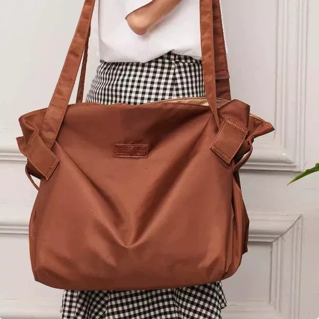 2-in-1 Travel Duffle Bag and Picnic Mat Large Capacity Foldable Shoulder Bag Convertible Camping Storage Tote Wear-Resistant Crossbody Bag for Women