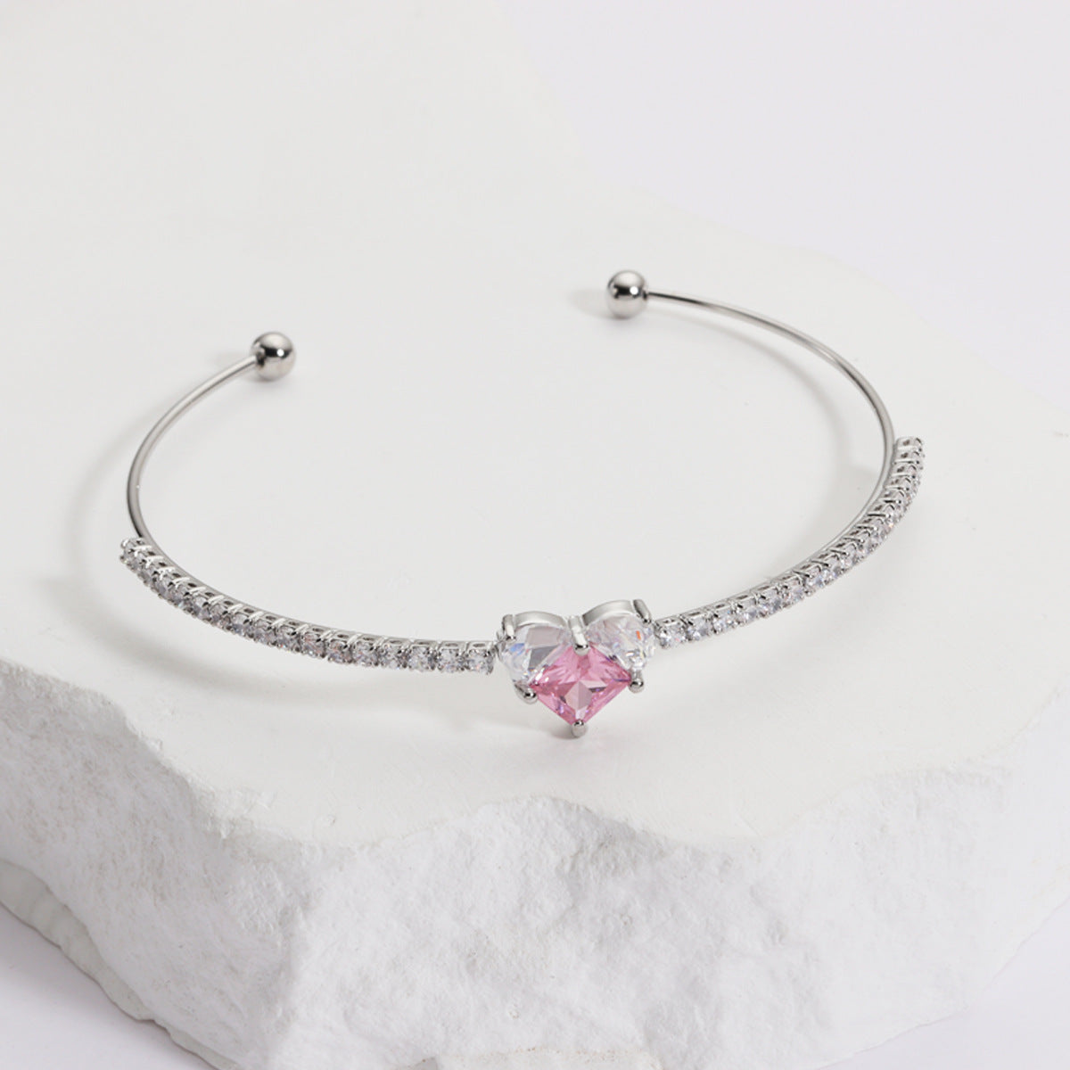 Sparkling Heart Cubic Zirconia Bangle Bracelet Platinum Plated Heart CZ Open Cuff Bracelet Luxury Elegant Crystal Bangle Anniversary Jewelry Gift for Women
