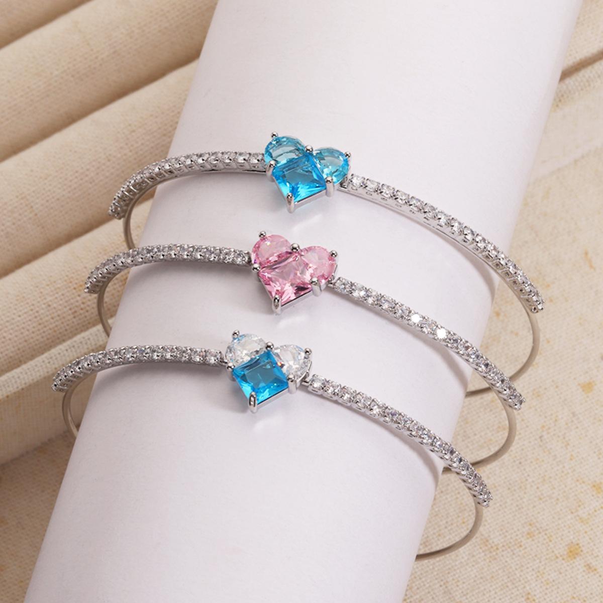 Sparkling Heart Cubic Zirconia Bangle Bracelet Platinum Plated Heart CZ Open Cuff Bracelet Luxury Elegant Crystal Bangle Anniversary Jewelry Gift for Women