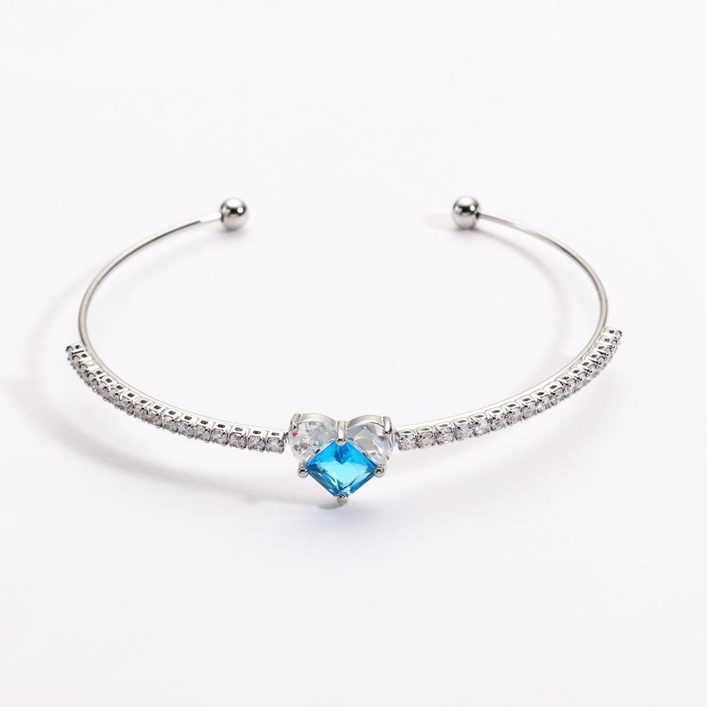 Sparkling Heart Cubic Zirconia Bangle Bracelet Platinum Plated Heart CZ Open Cuff Bracelet Luxury Elegant Crystal Bangle Anniversary Jewelry Gift for Women