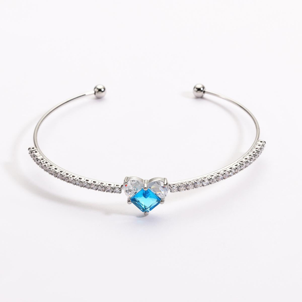 Sparkling Heart Cubic Zirconia Bangle Bracelet Platinum Plated Heart CZ Open Cuff Bracelet Luxury Elegant Crystal Bangle Anniversary Jewelry Gift for Women
