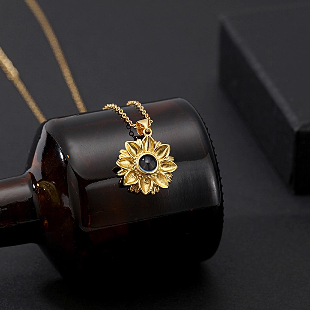 Personalized Picture Projection Necklace with Special Shaped Gift for Favourite Person