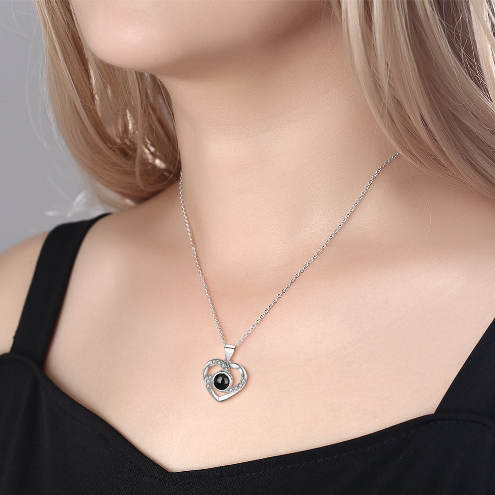 Custom Projection Necklace Elegant Heart Photo Necklace Gift for Mom Best Mother's Day Gift