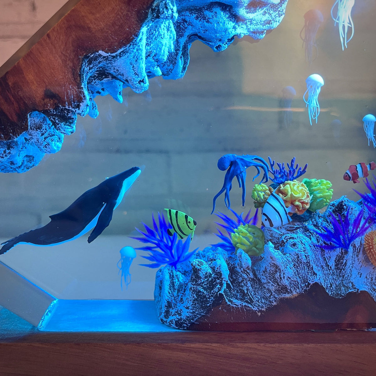 Art Resin Lamp Night Light Humpback Whale and Jellyfish Home Decor Gift Unique Birthday Gift Ideas