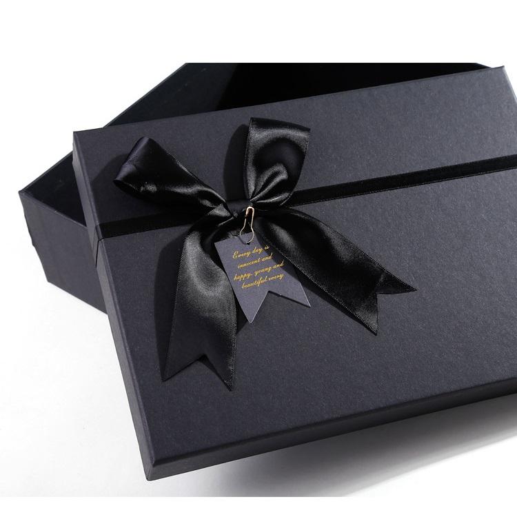 25*15*8.5CM Elegant Black Gift Box Rigid Gift Packaging Box with Lids for Christmas