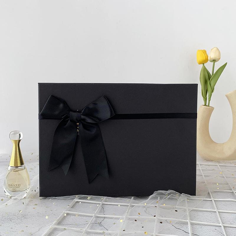 25*15*8.5CM Elegant Black Gift Box Rigid Gift Packaging Box with Lids for Christmas