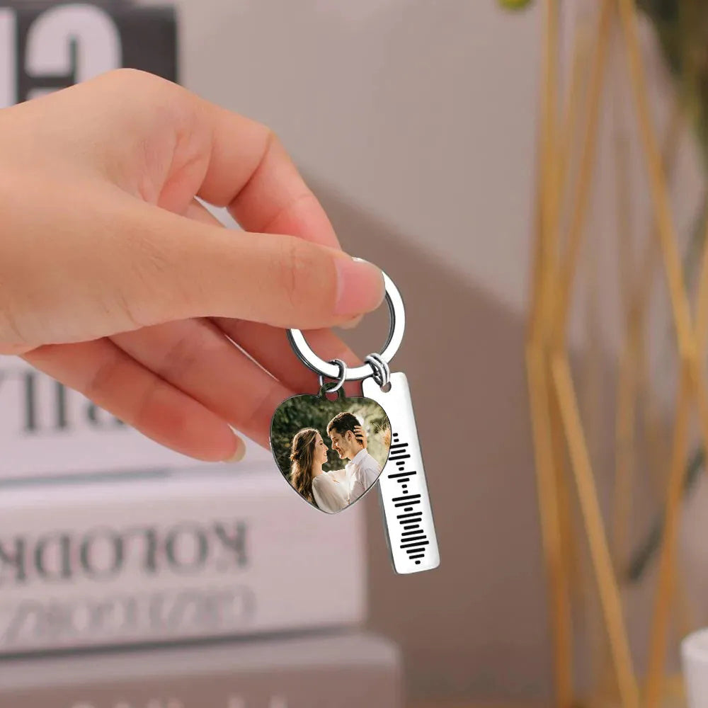 Personalized Scannable Music Code Keychain Custom Picture & Music Song Code Heart Couples Photo Keyring Gifts for Boyfriend