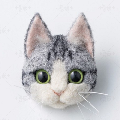 Custom Needle Felting Cat Brooch in Natural Wool, Cute Felt Pet Pin, Ideal Gift for Birthdays