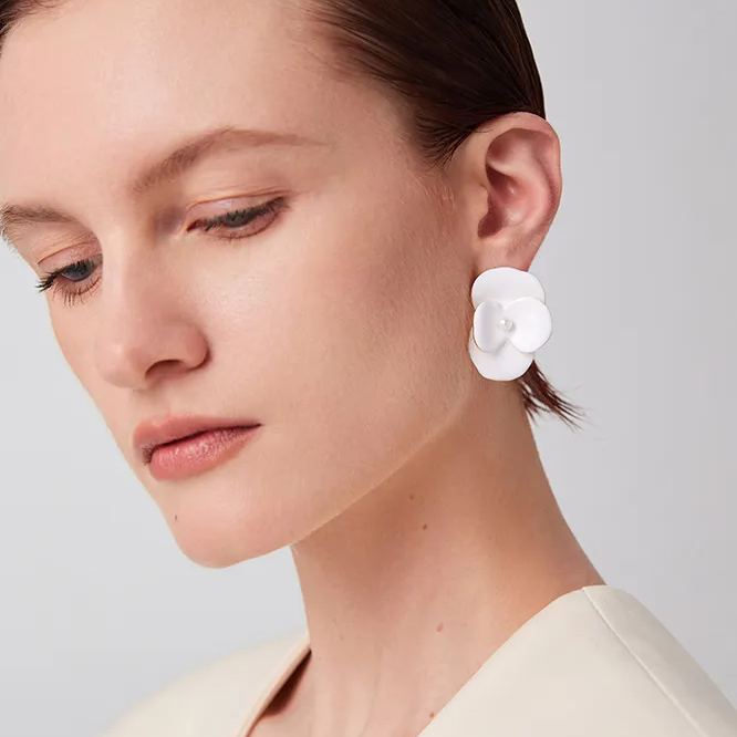 Corn Poppy Collection White Flower Pearl Earrings Small