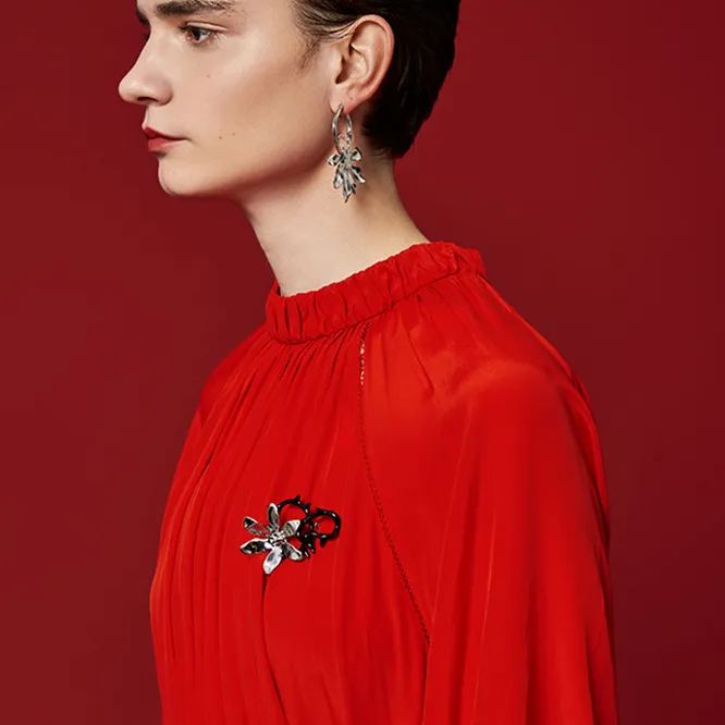 Thorn And Flower Collection Six Petals Connect With Thorn Brooch