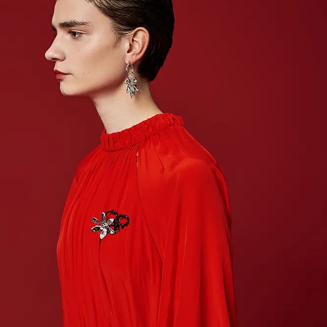 Thorn And Flower Collection Six Petals Connect With Thorn Brooch