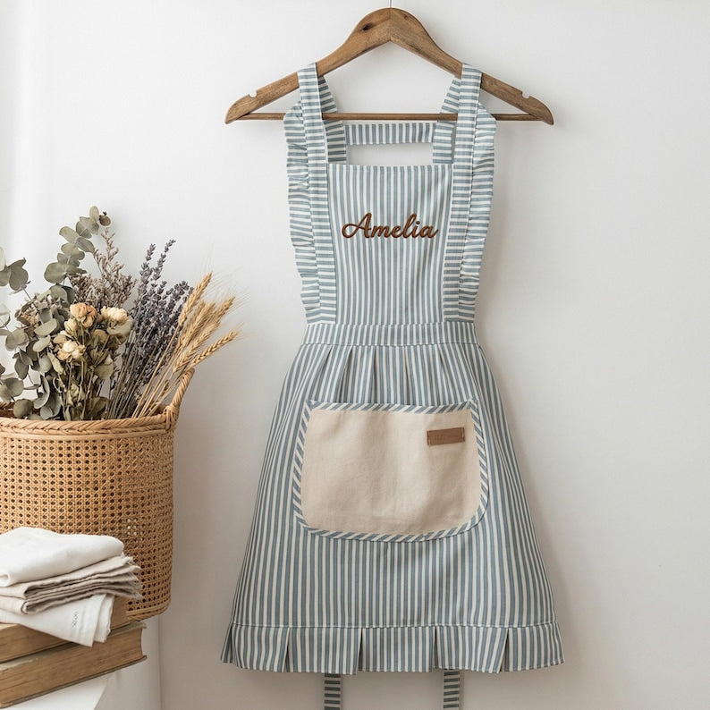 Personalized Striped Apron with Pockets – Custom Embroidered Name Apron with Hand Towel, Kitchen Cooking Apron, Adjustable Chef Apron & Gift for Home Cooks